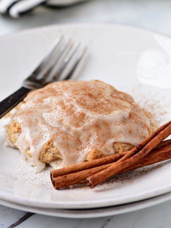 cinnamon raisin biscuit with sweet icing