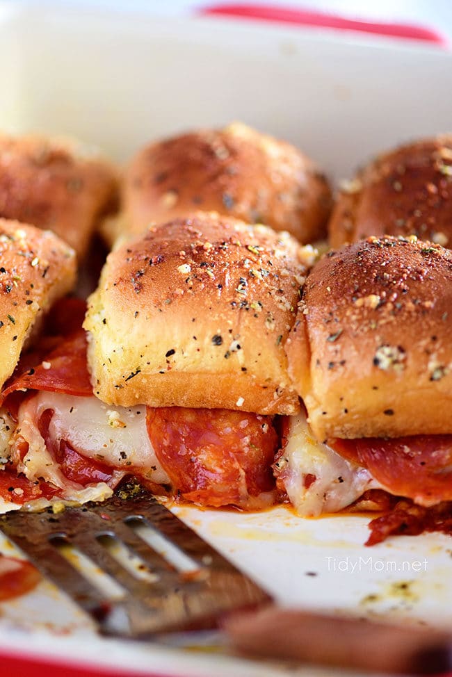 Pepperoni Pizza Sliders {VIDEO} - TidyMom®