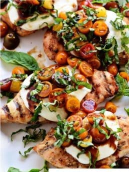 caprese grilled chicken on a platter