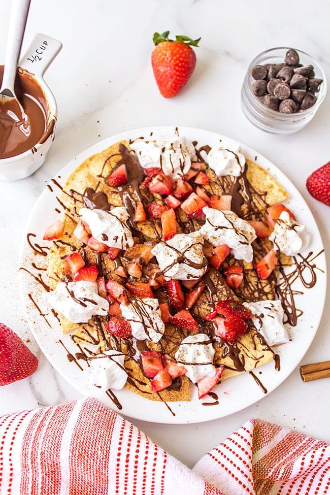 Chocolate Dessert Nachos with fresh strawberries