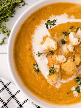 close up of a bowl of easy butternut squash soup