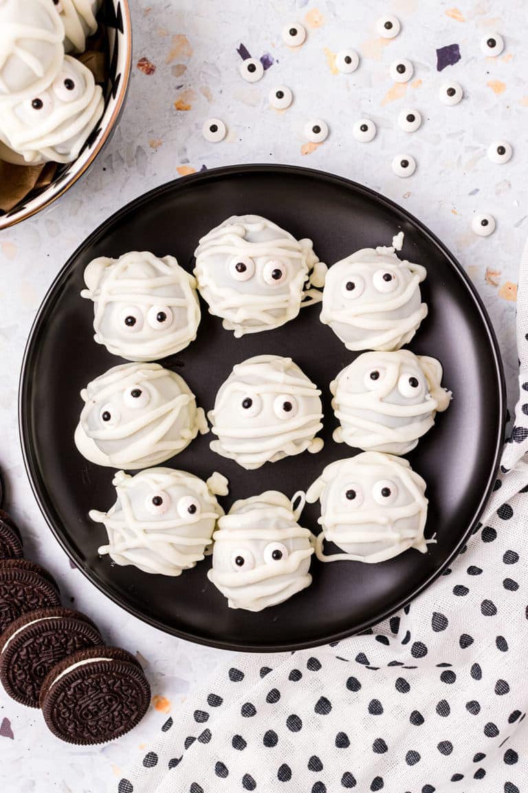 Mummy Oreo Truffles, Easy Halloween Treats! - TidyMom®