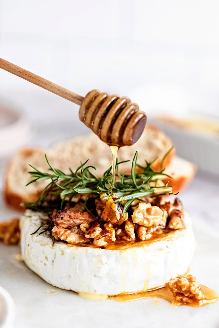 Baked Brie with Honey, Bacon and Walnuts