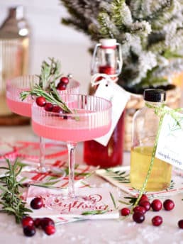 pretty pink cosmopolitan cocktails