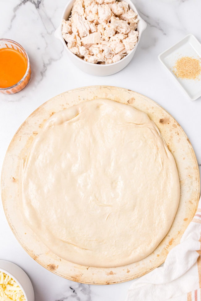 how to make homemade buffalo chicken pizza step 1
