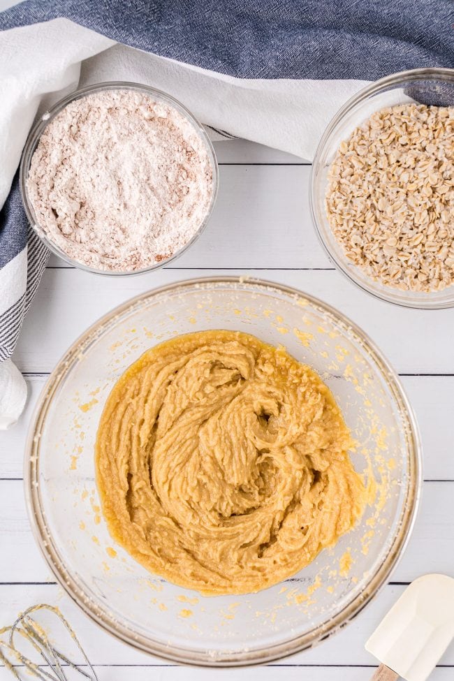 Honey Cinnamon Oat Flour Cake Recipe | I Love Foodies