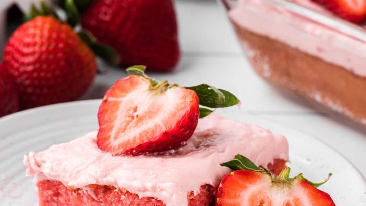 Super Easy Strawberry Icebox cake - Frosting and Fettuccine