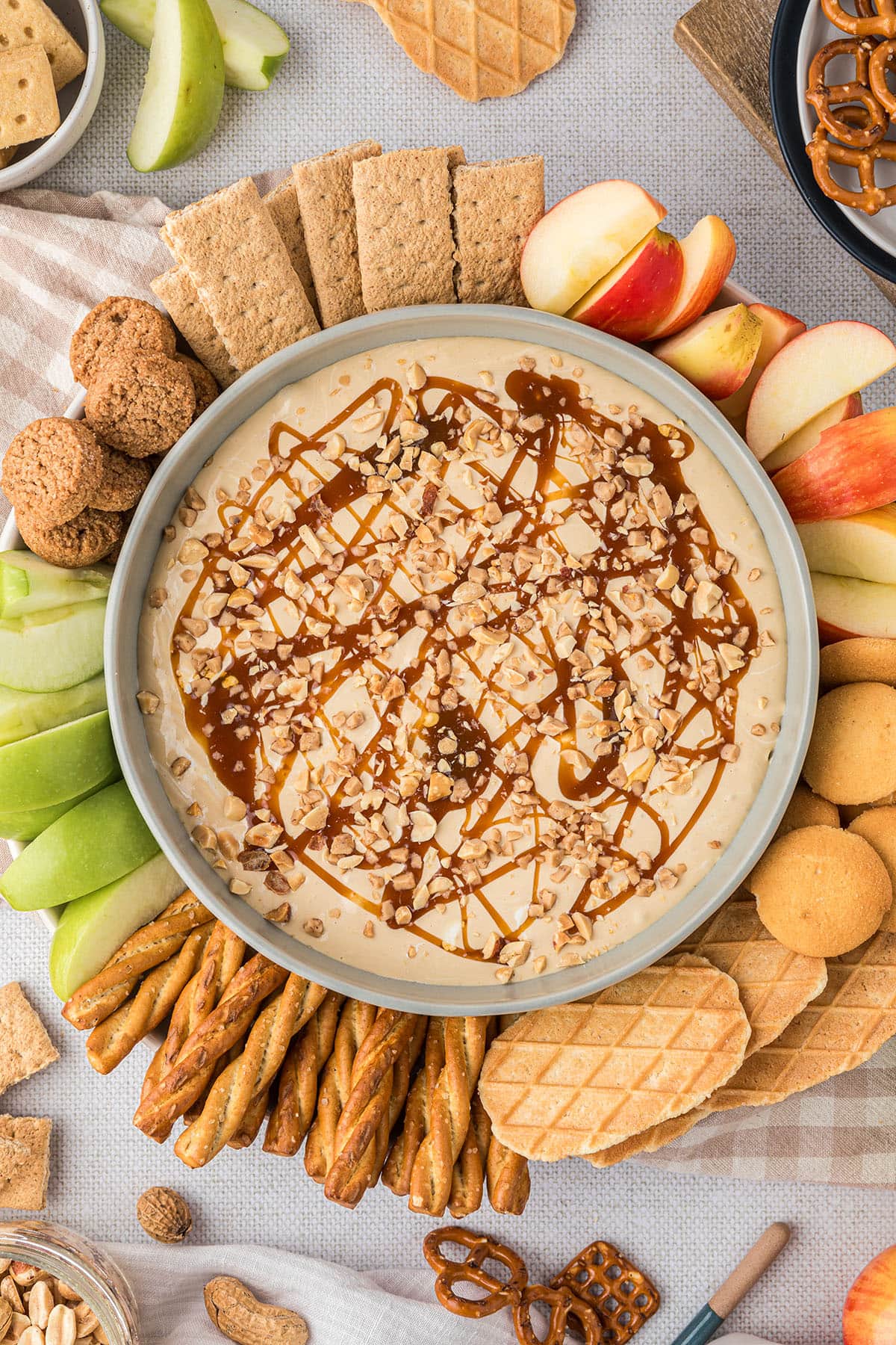 https://tidymom.net/blog/wp-content/uploads/2023/09/caramel-apple-dip-pic.jpg