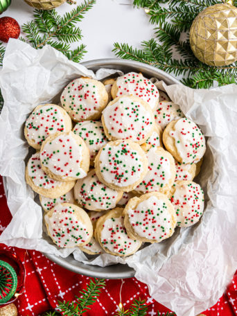 Italian ricotta cookies in a Christmas tin