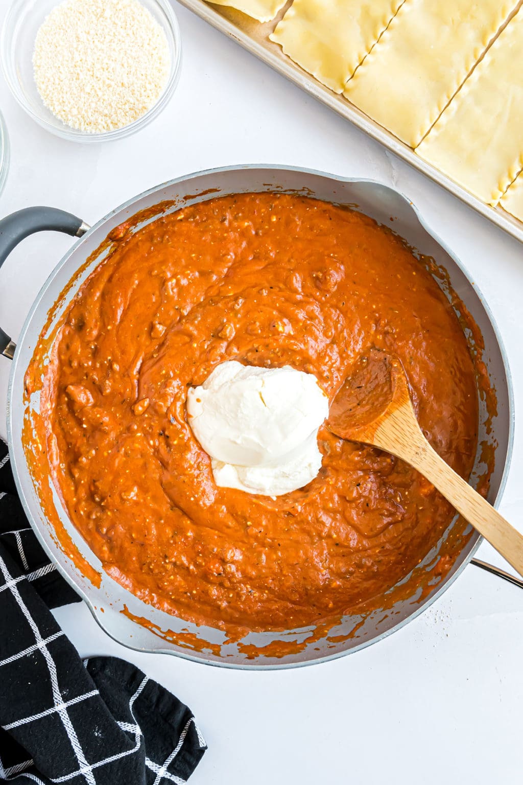 Easy Beef and Ricotta Lasagna