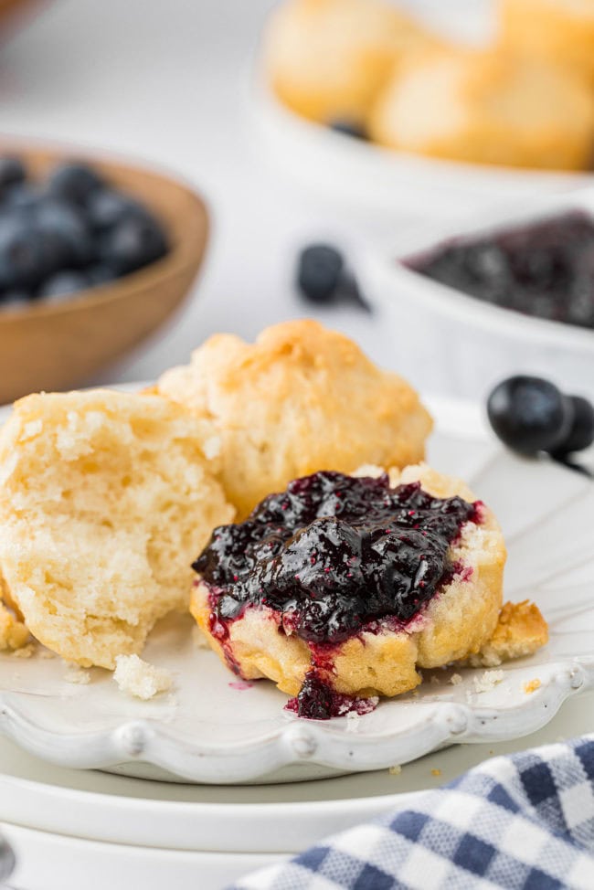 mayonnaise biscuits with blueberry jam