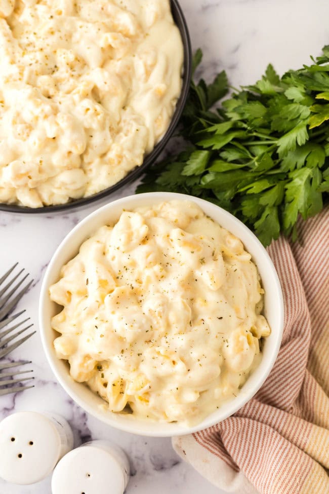 Creamy White Mac And Cheese in bowls