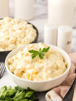 Creamy White Mac And Cheese with fresh parsley ontop