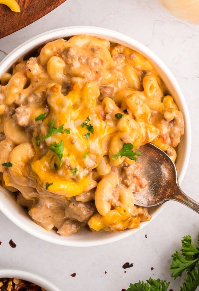 a bowl of cheeseburger casserole with elbow macaroni