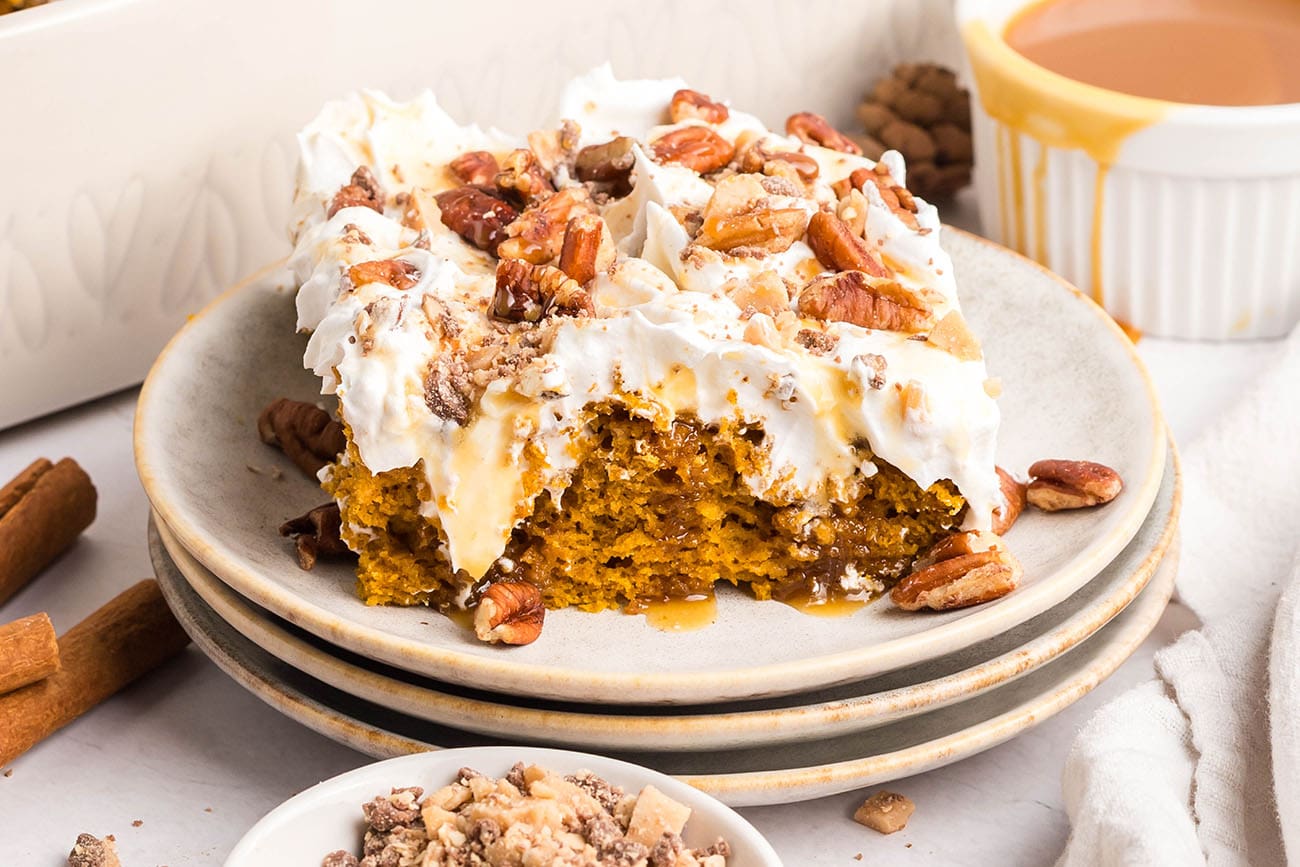 Irresistible Pumpkin Poke Cake TidyMom®
