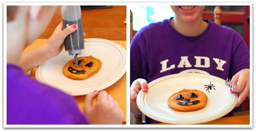 Use a squeeze bottle filled with syrup to decorate pancakes - what a fun jack-o-lantern.